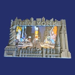 BROADWAY GIFTS Pewter New York Skyline Statue of Liberty 4 x 6 Picture Frame